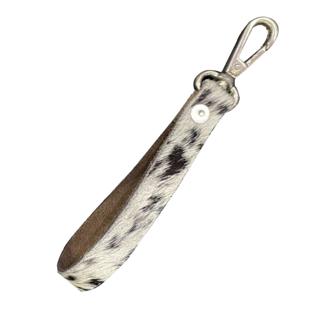 SHOWMAN HAIR ON COWHIDE WRISTLET LOOP (CLIP LLAVERO) (BLANCO/NEGRO)