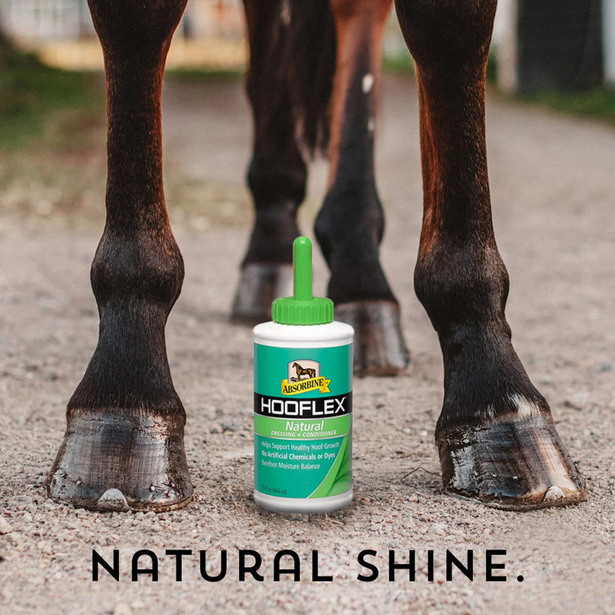 Cascos de caballo con brillo natural tras la aplicación de Hooflex All Natural
